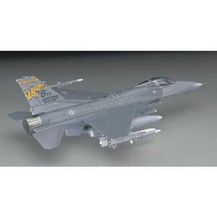 Hasegawa F-16CJ Block 50 Fighting Falcon makett