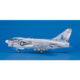 Hasegawa A-7D/E Corsair II makett