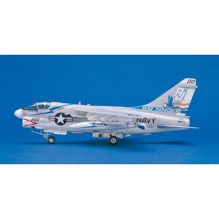Hasegawa A-7D/E Corsair II makett