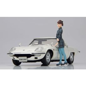 Hasegawa Mazda Cosmo Sport L10B with Girl Figure makett