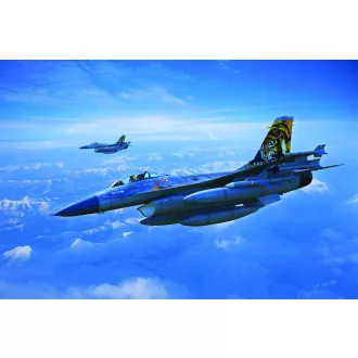   Hobby Boss General Dynamics F-16A Fighting Falcon repülő makett
