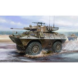 Hobby Boss V-150 Commando w/20mm cannon makett