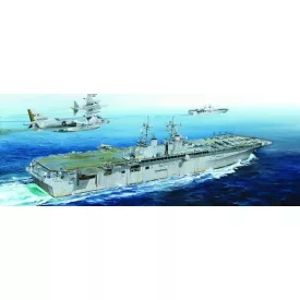 Hobby Boss USS Boxer LHD-4 makett
