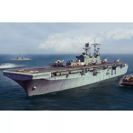 Hobby Boss USS Bataan LHD-5 makett