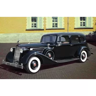   ICM Packard Twelve 1936 WWII Soviet Leader's Car with Passengers 1:35 katonai jármű makett