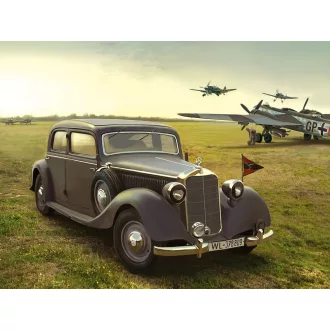   ICM Typ 320 (W142) Saloon WWII German Staff Car 1:35 katonai jármű makett