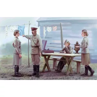   ICM Soviet Military Servicewomen 1939-1942 1:35 figura készlet