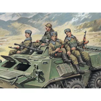 ICM Soviet Armored Carrier Riders 1:35 harcjármű makett