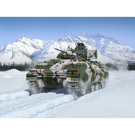 ICM M2 Bradley - US Infantry Fighting Vehicle makett