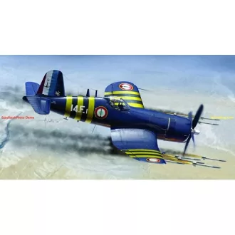 Italeri F4U-7 Corsair makett