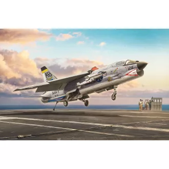 Italeri F-8E Crusader makett