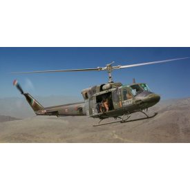 Italeri BELL AB 212 / UH 1N makett