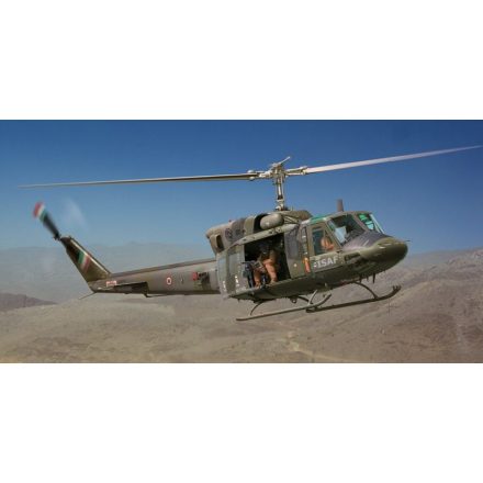 Italeri BELL AB 212 / UH 1N makett