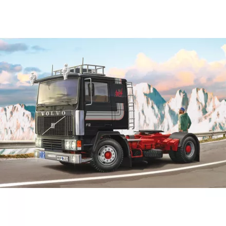 Italeri Volvo F12 Intercooler Low Roof with accessories makett