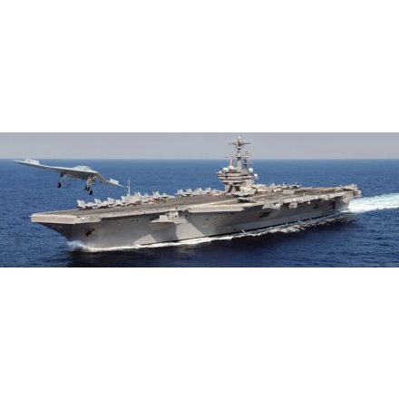 Italeri U.S.S. GEORGE H.W. BUSH CVN-77 makett