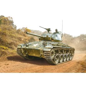 Italeri M24 Chaffee Korean War makett