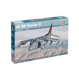Italeri McDonnell-Douglas AV-8 B Harrier II makett