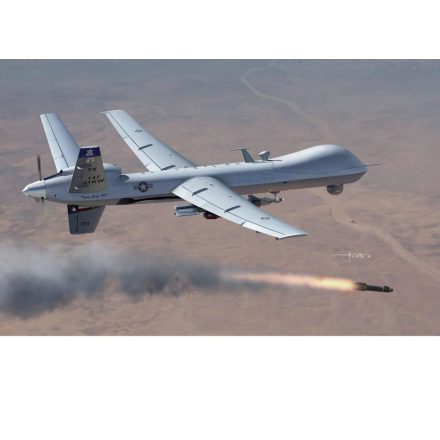 Kinetic MQ-9 REAPER w/GBU-12 makett