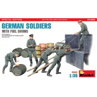   MiniArt Soviet German Soldiers w/ Fuel Drums. Special Edition makett
