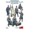 MiniArt Finnish and Soviet WWII Pilots with Accessories (6 Figures) makett