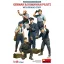 MiniArt - German & Romanian Pilots w/Ground Staff 1:48 dioráma kiegészítő