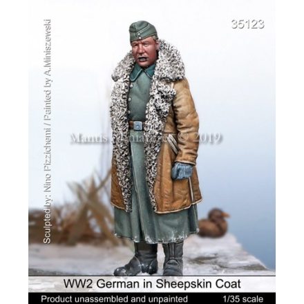 Mantis Miniatures WW2 German in Sheepskin Coat