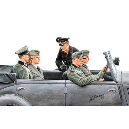 Masterbox German WWII staff car passengers