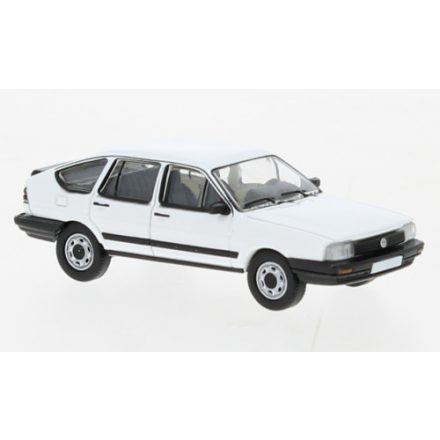 Premium ClassiXXs VOLKSWAGEN Passat B2, white, 1985