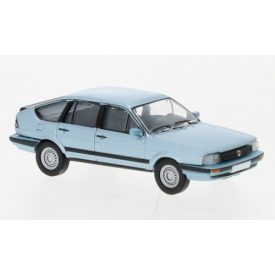   Premium ClassiXXs VOLKSWAGEN Passat B2 Trophy, metallic-light blue, 1985