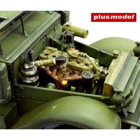 Plus Model U.S. Troop Carrier Halftrack – engine set