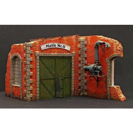 Plus Model Factory gate-door