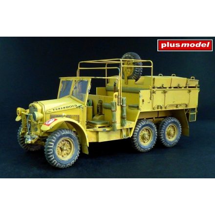Plus Model British artillery tractor CDSW 30-CWT makett
