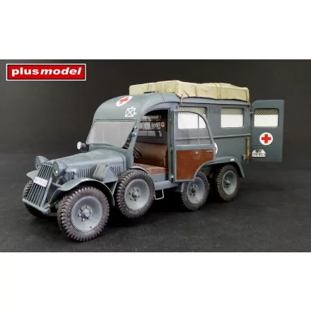 Plus Model German Ambulance Kfz. 31 makett