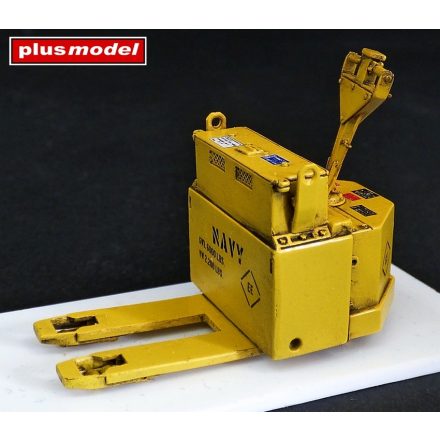 Plus Model Palet truck Blue Giant makett