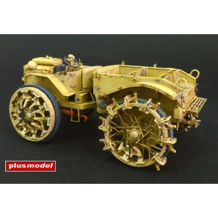 Plus Model Artillery tractor Pavesi P4-100 model 30A makett