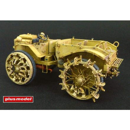 Plus Model Artillery tractor Pavesi P4-100 model 30A makett