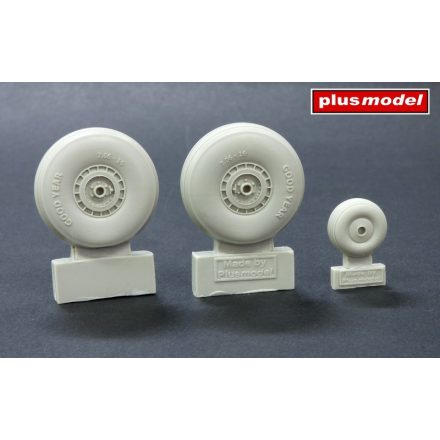 Plus Model C-47 Skytrain wheels without cover