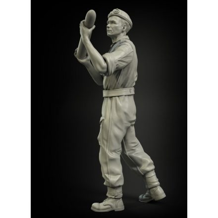 PanzerArt British RAC North Africa loading 75mm ammo soldier No.2