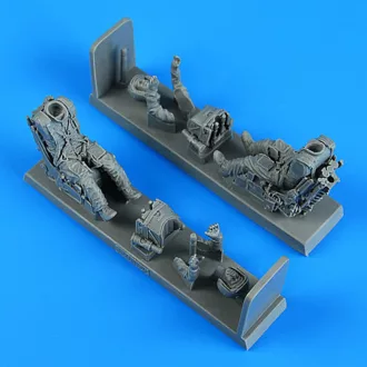   Aerobonus Soviet Pilto and Trainer Pilot with ej. seat for Su-25UB for TRUMPETER