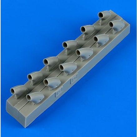 Quickboost Curtiss P-40E Warhawk exhaust (Hasegawa)