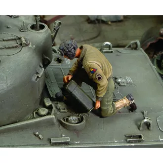   Royal Model U.S. CREW member refuelling tank - WWII figura készlet