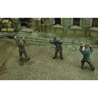   Royal Model German tankers cleaning gun barrel - WWII figura készlet