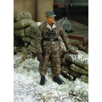   Royal Model German tanker in winter dress - WWII figura készlet