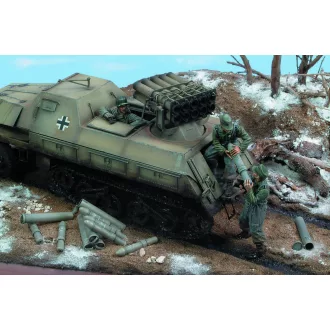   Royal Model Panzerwerfer 42 Crew-Russia ‘42-3 Fig. figura készlet