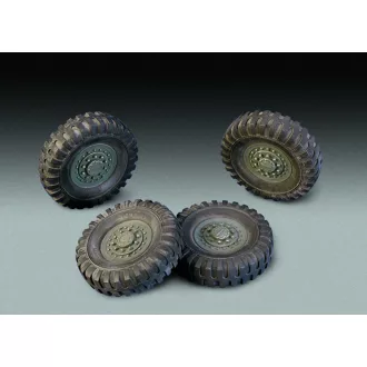   Royal Model Wheels Staghound (for Italeri/Bronco kit műgyanta jármű kiegészítő