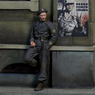   Royal Model Italian tanker 'Gruppo corazzato Leonessa' figura készlet
