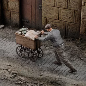 Royal Model Evacuee with his stuff figura készlet