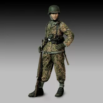 Royal Model German soldier with rifle figura készlet