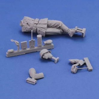  Royal Model German soldier eating - WWII (75 mm) figura készlet