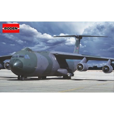 Roden Lockheed C-141 B makett
